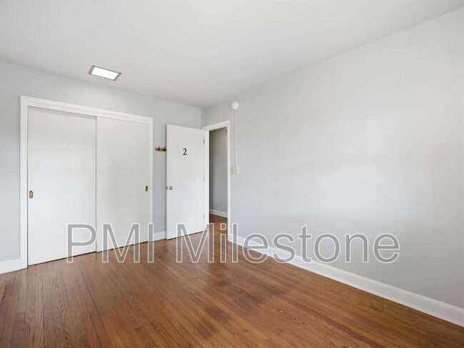 Building Photo - 323 N Potomac St