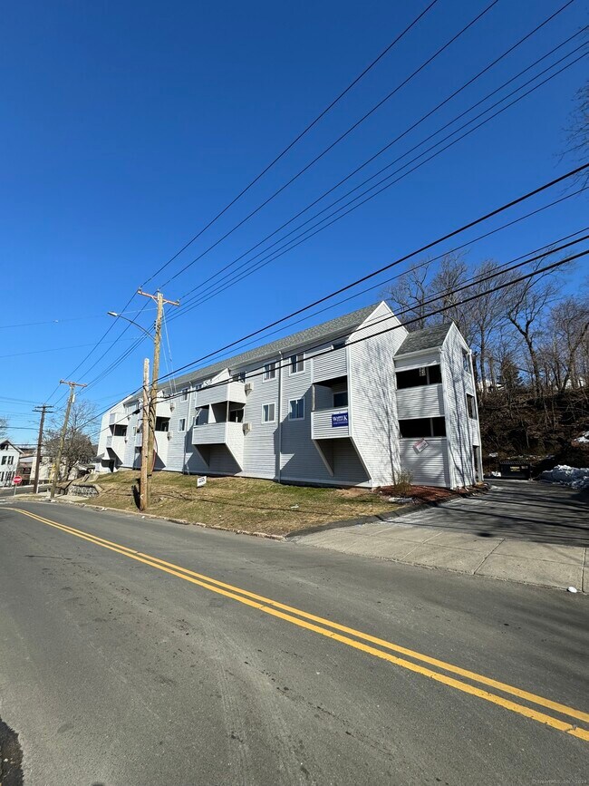 4 Warwick St 4 Warwick St New Haven CT 06513 Apartment Finder