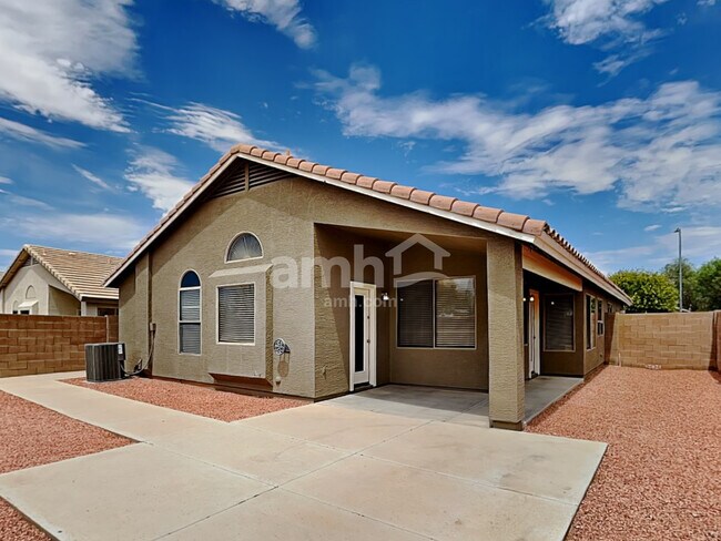 Building Photo - 16151 W Latham St