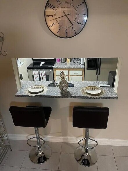 Building Photo - 6031 Shakerwood Cir