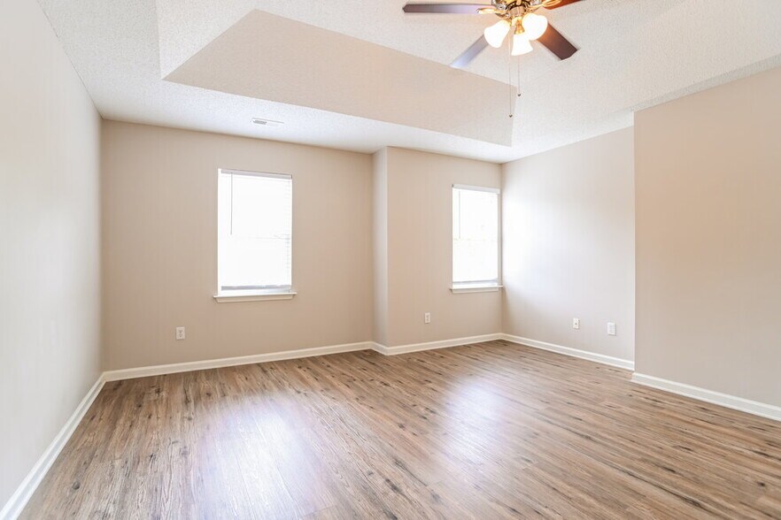 Building Photo - 12411 Cumberland Crest Dr