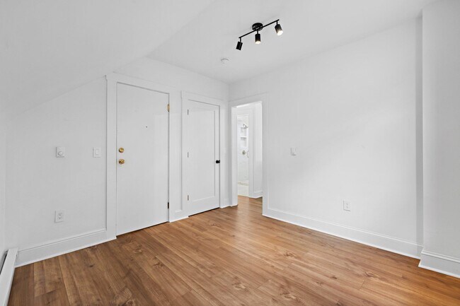 Building Photo - 44 Highwood Terrace