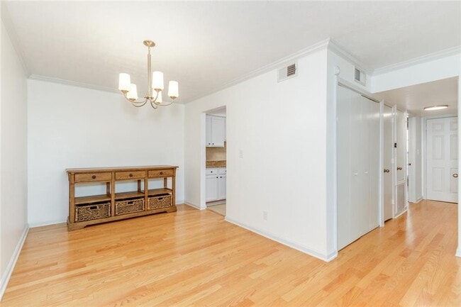 Building Photo - 3005 Seven Pines Ln