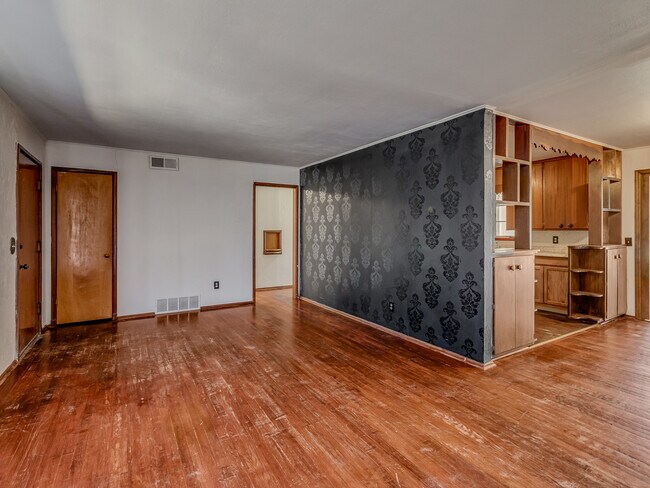 Building Photo - 1100 N Wilshire Blvd