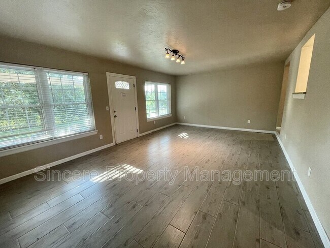 Building Photo - 120 N Ranchwood Blvd