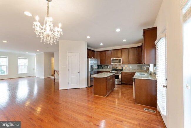 Building Photo - 25120 Sweet Myrtle Square