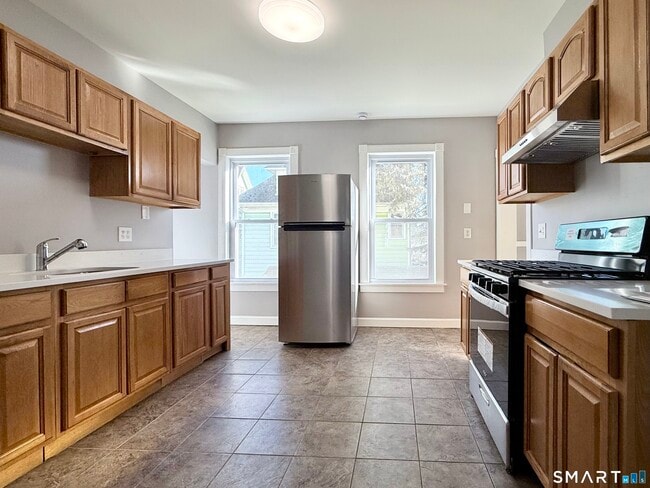 Building Photo - 47-49-49 Berkshire Ave