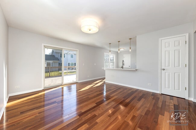 Building Photo - 350 Pearson Cir