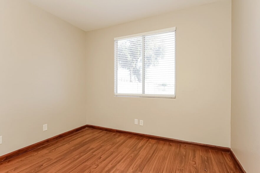 Building Photo - 1925 N 110th Ave