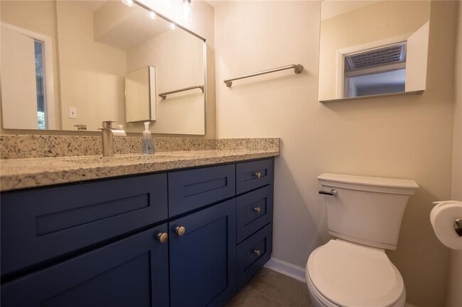 Building Photo - 91 Rumson Rd NE