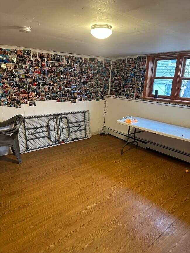 Building Photo - 19 Poplar St