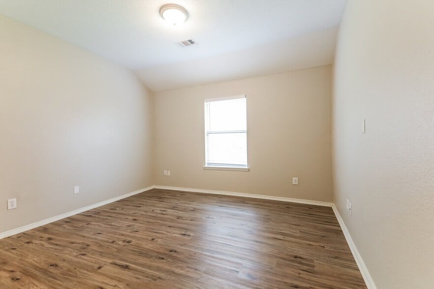 Building Photo - 129 Arbordale Way