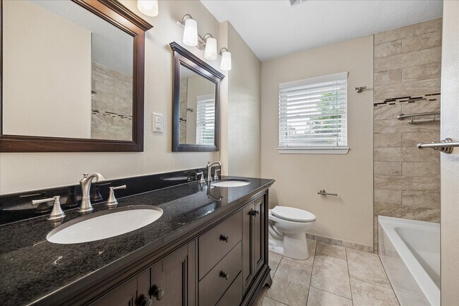 Building Photo - 1607 Willowby Dr