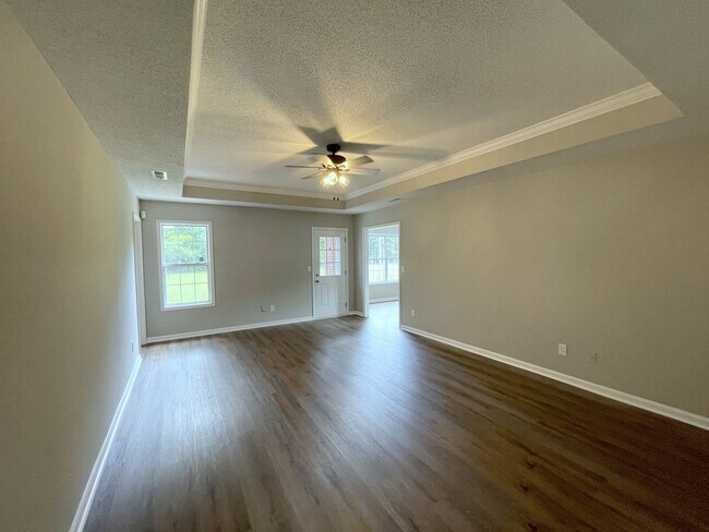 Building Photo - 100 Brook Glen Dr
