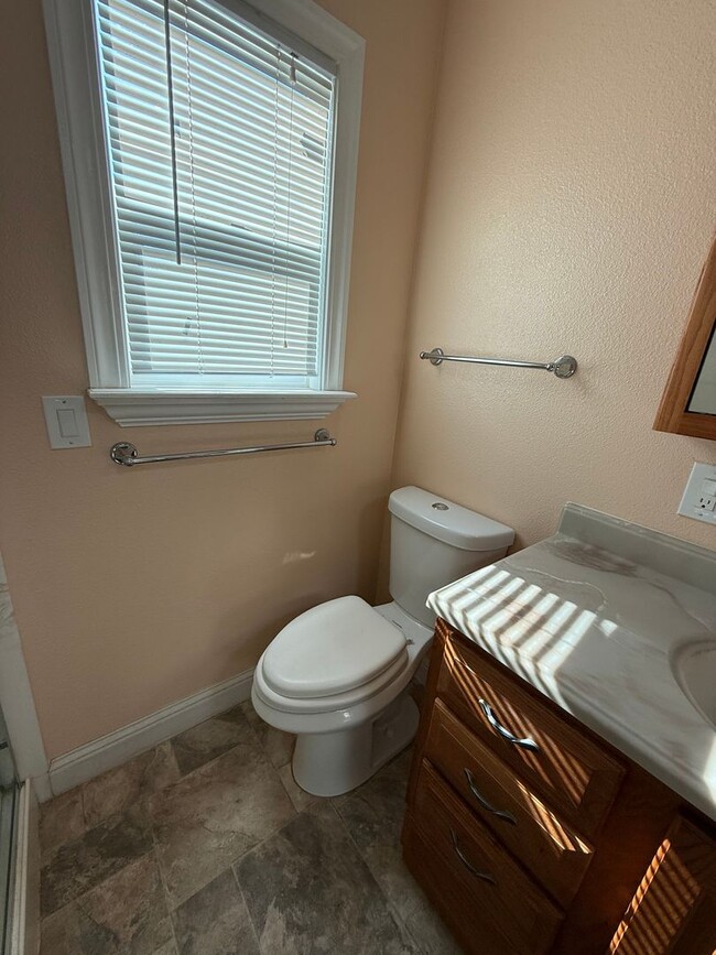 Building Photo - REDUCED RENTAL PRICE!!!