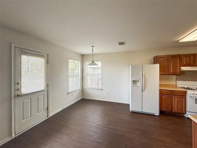 Building Photo - 232 Brandons Way