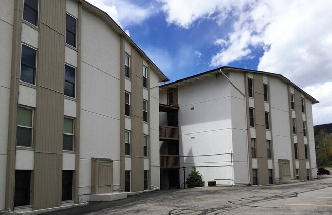 Building Photo - Summer Seasonal Rental- Anchorage East 11