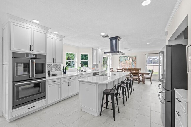 Building Photo - 1497 S Club Dr