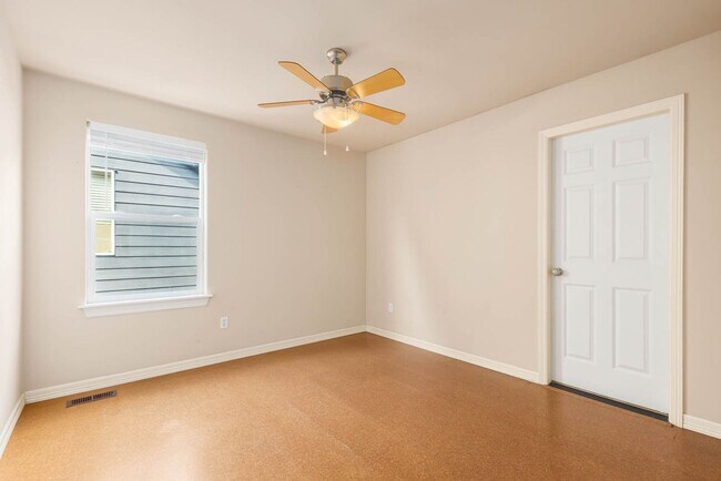 Building Photo - Stunning 4 bedroom Home in Coveted Deer Ridge Community