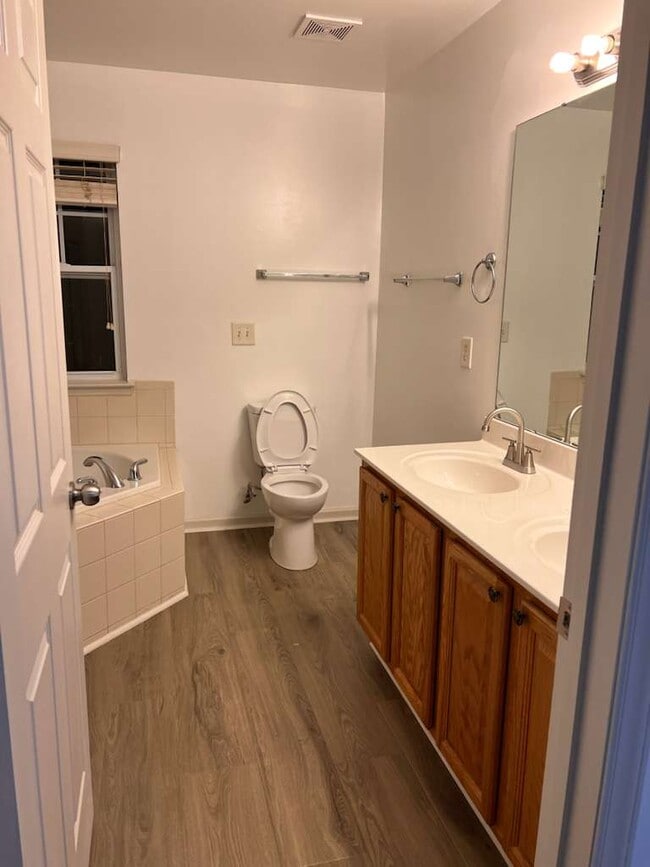 Building Photo - 132 Darley Dale Loop