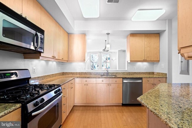 Building Photo - 1350 Monroe St NW