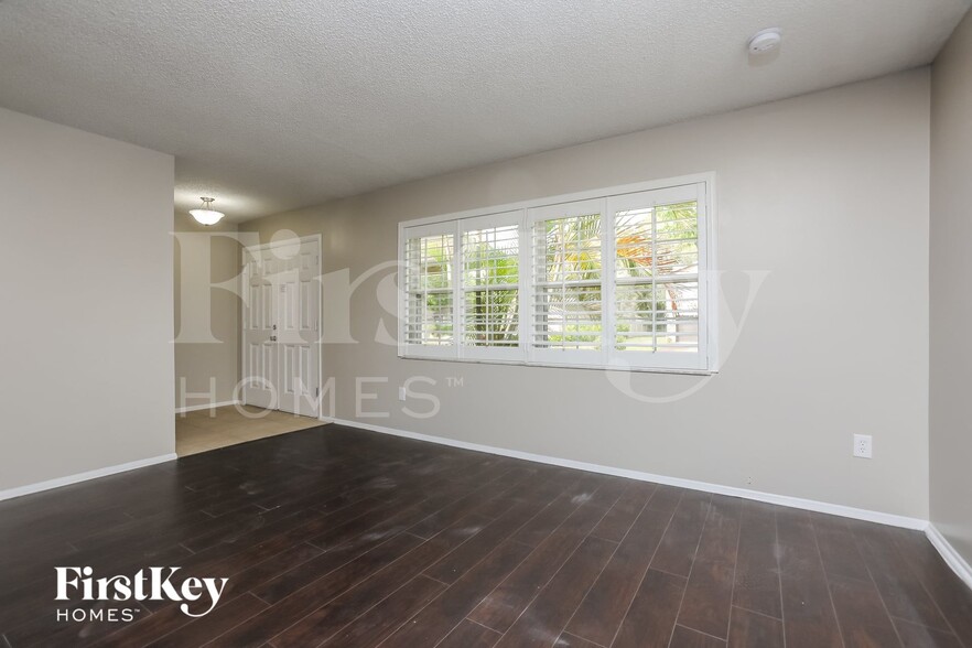 Building Photo - 3651 Oak Vista Ln
