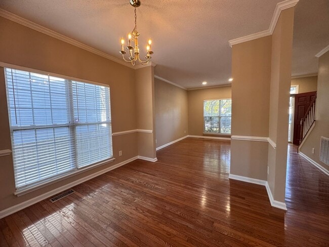 Building Photo - Fabulous 4BR 2.5 Home
