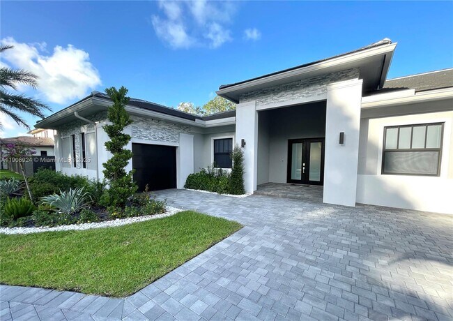 Primary Photo - 11181 SW 92nd Ave