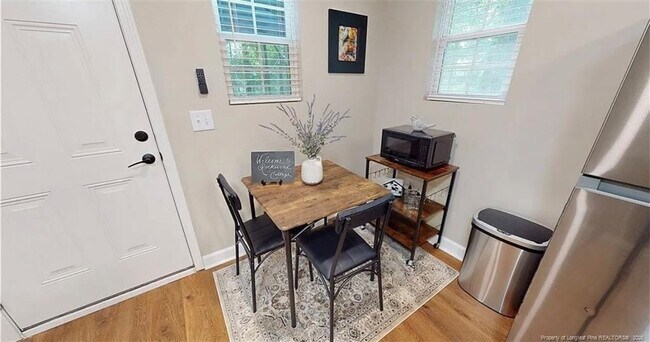 Building Photo - 2402 Rockwood Dr