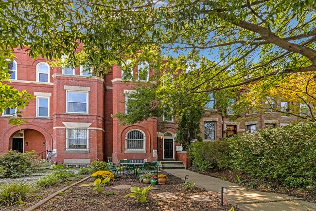 Primary Photo - 1443 East Capital St SE