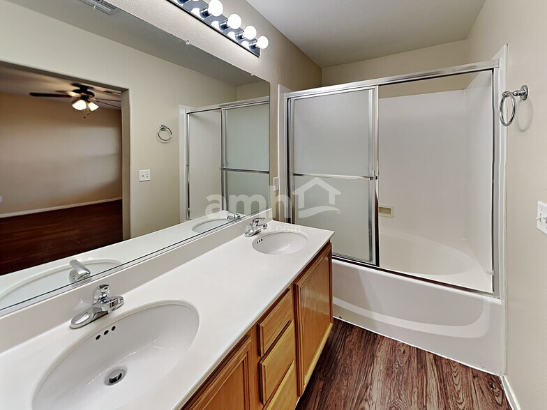 Building Photo - 6358 W Haleh Ave