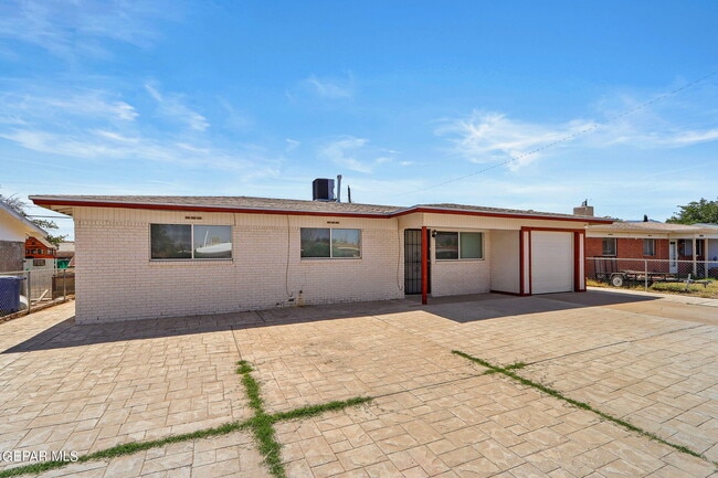 Building Photo - 4948 Aiken Ln