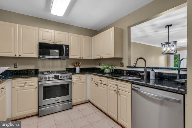Building Photo - 20593 Cornstalk Terrace