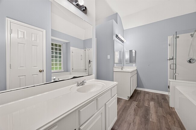 Building Photo - 14531 Chestnut Falls Dr
