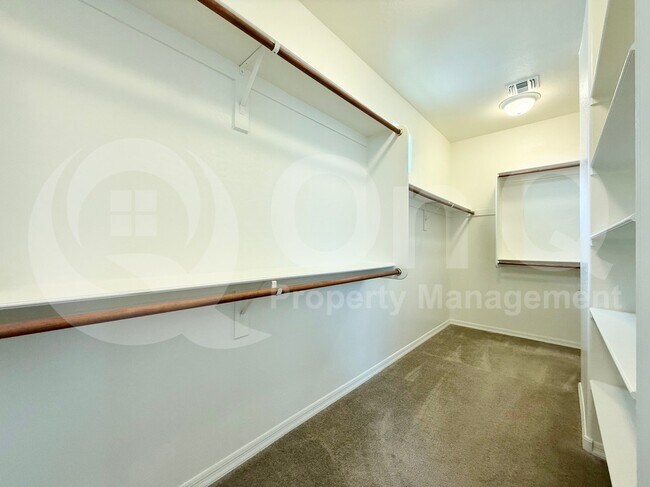Building Photo - 4051 E Mesquite St