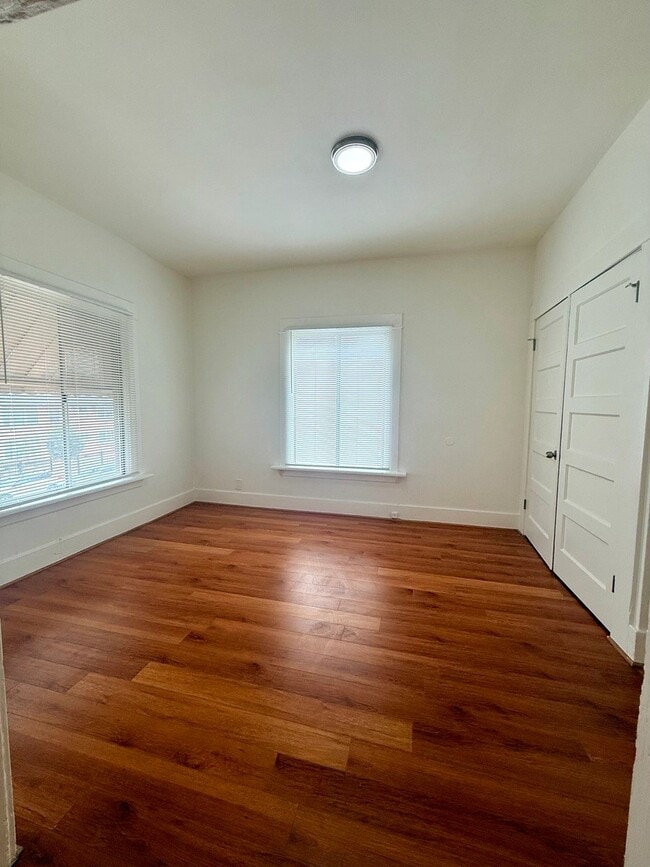 Interior Photo - 1645 N. Harvard Blvd.,