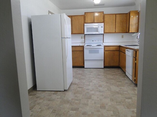 Primary Photo - 175 N Stinson St