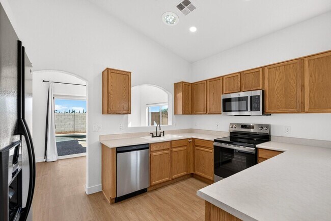Building Photo - 20415 N 37th Ave