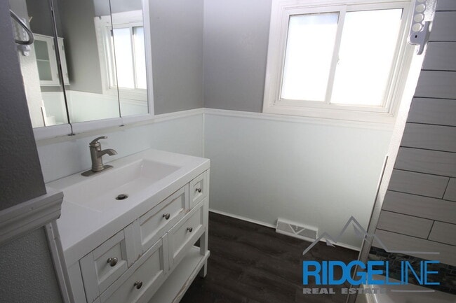 Building Photo - 2704 3rd Ave S