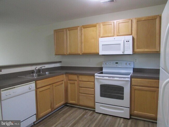 Building Photo - 3104 Caitlins Way