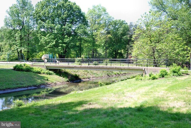 Building Photo - 6631 Wakefield Dr