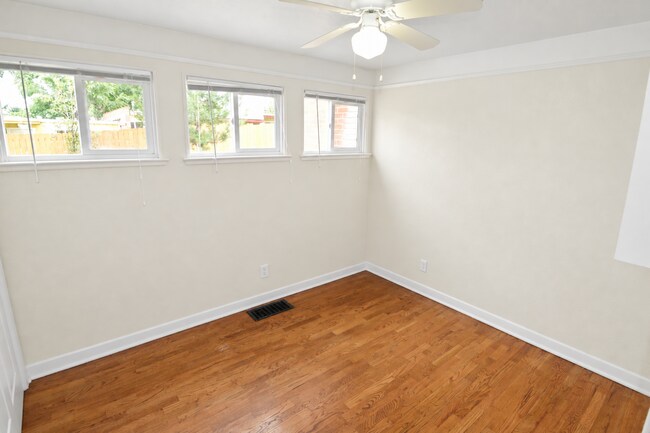 Building Photo - 2717-2723 Sheridan Blvd