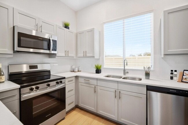 Building Photo - 1110 Evergreen Isles Dr