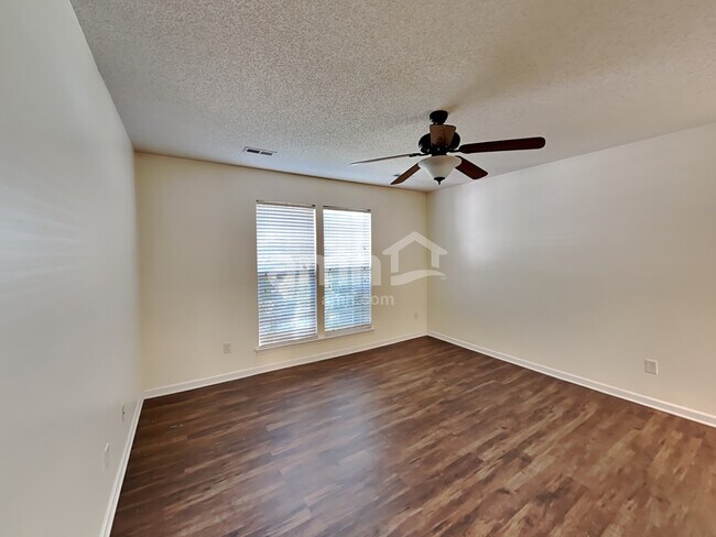 Building Photo - 4335 Bubbling Brook Ct