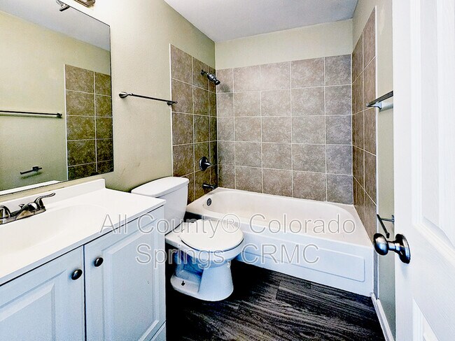 Building Photo - 1010 Mazatlan Cir