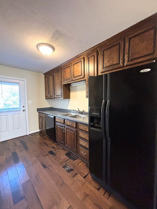 Building Photo - 1028 Cherry Hills Ct