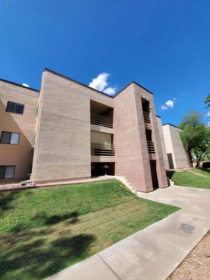 Building Photo - 1340 N Recker Rd
