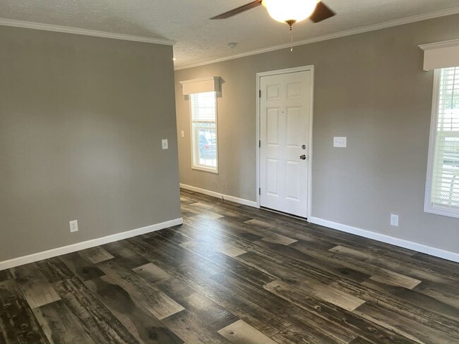 Building Photo - 2614 Azalea Pl