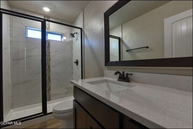 Building Photo - 516 Logwood Ave