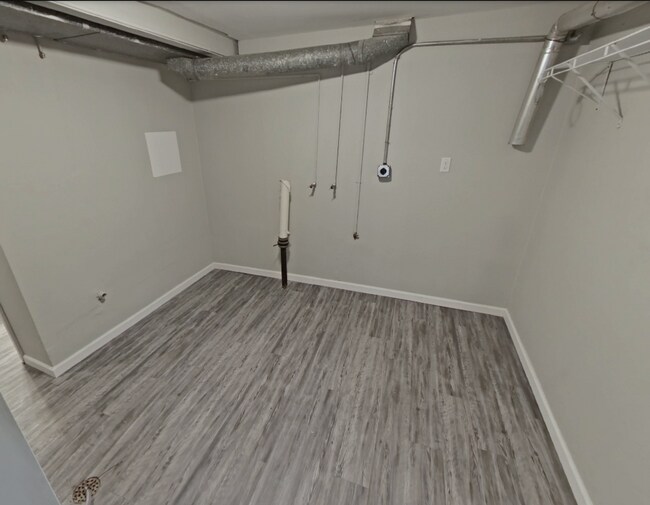 Building Photo - 726 Randle St